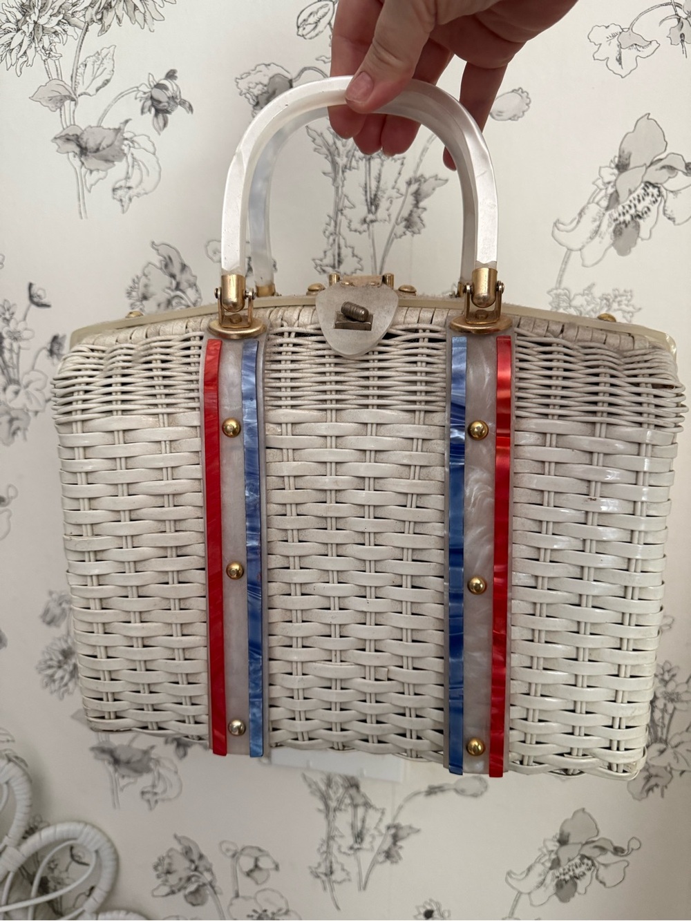 Vintage White Wicker Handbag with Red & Blue Trim - Picture 3 of 6